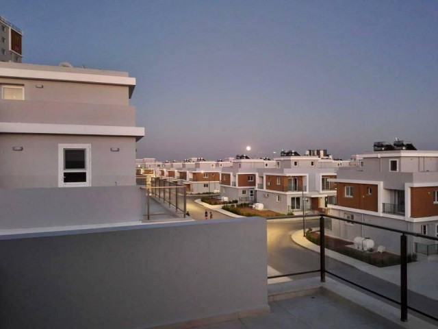 İskele Longbeach Satılık 1+1 Penthouse - Fotoğraf 3