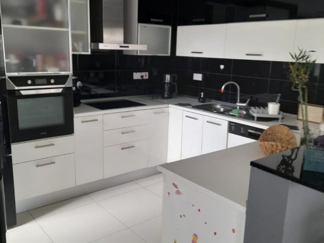 Gazimağusa Merkez Satılık 3+1 Daire - Fotoğraf 3
