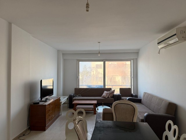 Gazimağusa Merkez Ticari İzinli Satılık 2+1 Daire - Fotoğraf 2