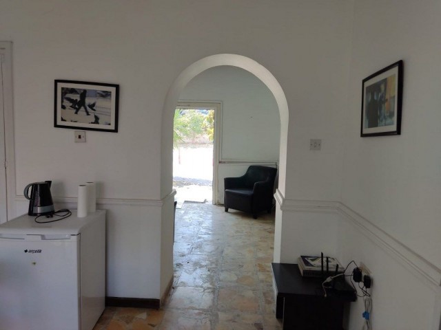 Great Business Opportunity Office For Sale Suitable For Any Kind Of Business With Best Location Next To Bellapais Trafic Light Behind Piabella Hotel And Casino Girne. - Fotoğraf 2