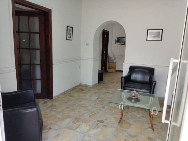 Great Business Opportunity Office For Sale Suitable For Any Kind Of Business With Best Location Next To Bellapais Trafic Light Behind Piabella Hotel And Casino Girne. - Fotoğraf 4