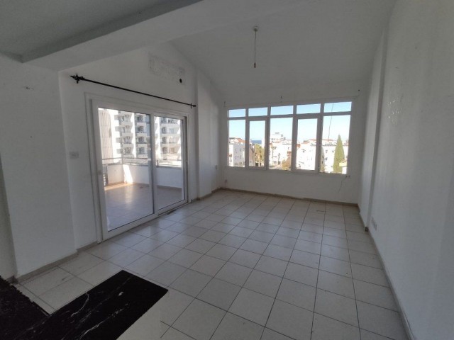 3 Bedroom loft Penthouse For Sale Location Opposite Old Nusmar Market Girne - Fotoğraf 1