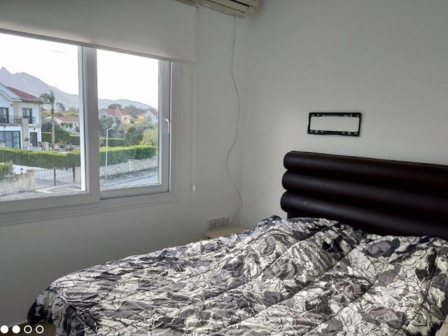 Nice 2 Bedroom Terrace Apartment For Sale Location Lapta Coastal Walkway (Lapta Yuruyus Yolu) Girne (Communal Swimming Pool) - Fotoğraf 1