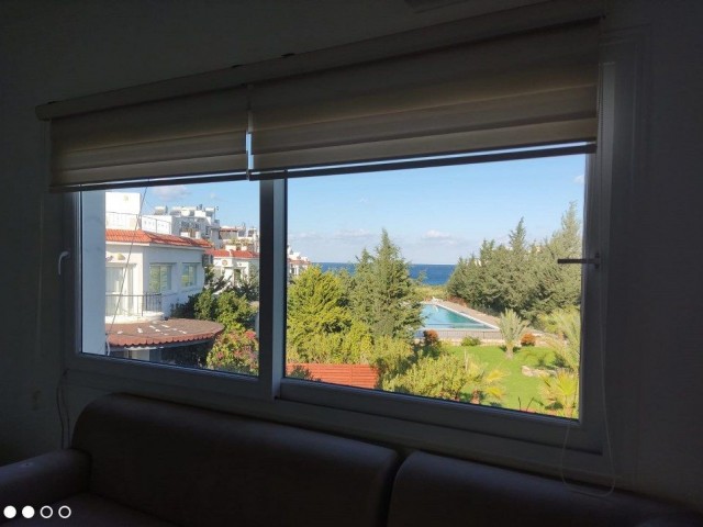 Nice 2 Bedroom Terrace Apartment For Sale Location Lapta Coastal Walkway (Lapta Yuruyus Yolu) Girne (Communal Swimming Pool) - Fotoğraf 2