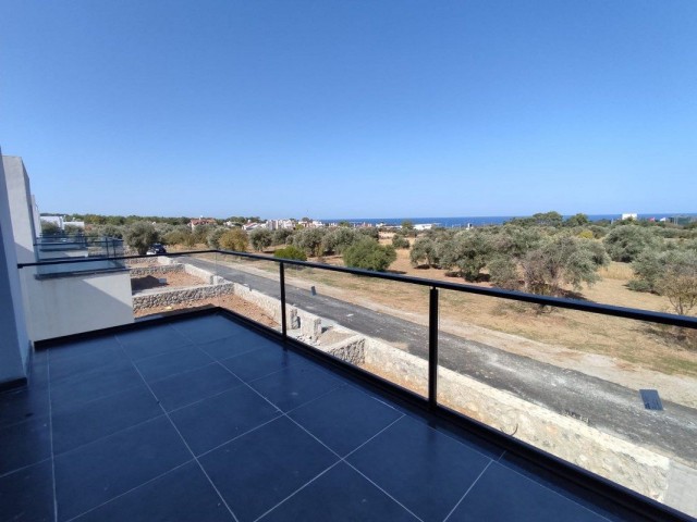 3 Bedroom Villa For Sale Location Edremit Girne (with breathtaking of five fingers mountains and the Mediterranean sea views) - Fotoğraf 4