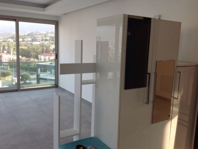 Remarkable 3 Bedroom Penthouse with Beautiful sea and mountain views Location Upper Girne (For Sale) - Fotoğraf 2