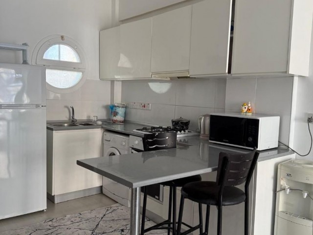 İskele longbeac Sezar sitesinde sahinden acil satılık 1+1 daire - Fotoğraf 4