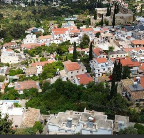 Bellapais de Dağ ve Deniz Manzaralı 1069m2 İmar A Açık Arsa.. - Fotoğraf 2