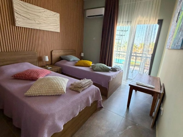 Esentepe yolunda Golf sahasına yakın havuzlu site içerisinde full eşyalı dağ ve deniz manzaralı satılık 2+1 daire - Fotoğraf 1