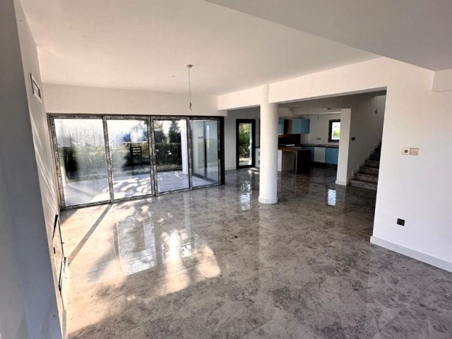 Çatalköy'de Deniz Manzaralı Sıfır Villa - Fotoğraf 3
