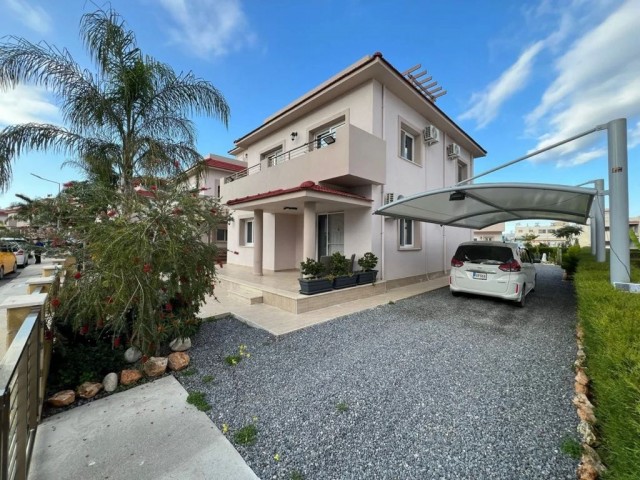 İskele Satılık Site İçi Villa Full Eşyalı 3+1 - Fotoğraf 4