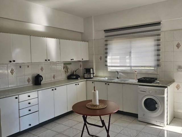 Gazimağusa Gülseren'de Satılık 3+1 Eşyalı Daire - Şehir Manzaralı - Fotoğraf 4