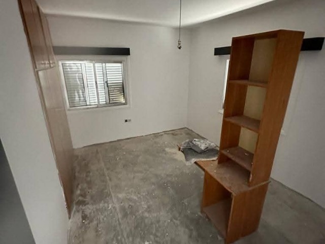 Gazimağusa Sütlüce'de TÜRK KOÇANLI 3+1 Müstakil Ev: Bahçe ve Teras Keyfi ile Satılık! - Fotoğraf 2