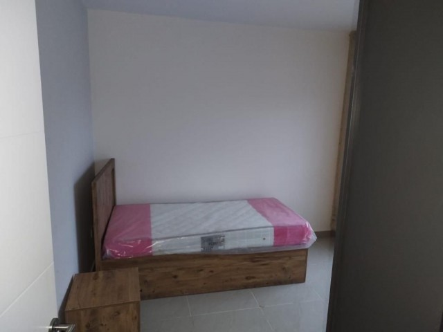 Gazi Magusa Merkez de Daü Yakını 2+1 Eşyalı Daire Bu Fırsat Kaçmaz - Fotoğraf 3