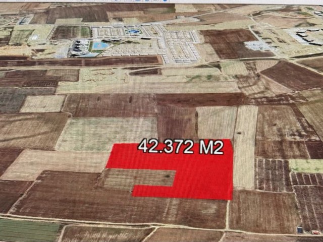 Yatırım Fırsatı İskele Royal Sun Elite Arkası Satılık 42.372 M2 - Fotoğraf 3