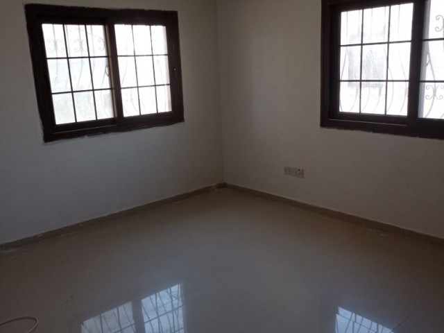 Gazimagusa Yeniboğaziçi Nde 3+1 Eşyasız Geniş Ferah Konforlu Teraslı Daire - Fotoğraf 2