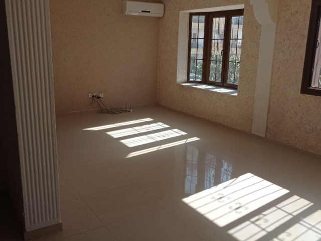 Gazimagusa Yeniboğaziçi Nde 3+1 Eşyasız Geniş Ferah Konforlu Teraslı Daire - Fotoğraf 4