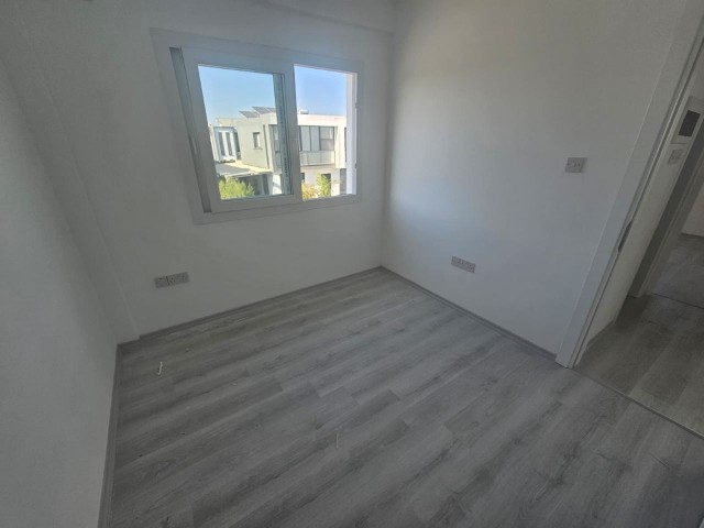 Mağusa Lefkosa Ana Yolu Üzeri 2+1 Daire - Fotoğraf 3