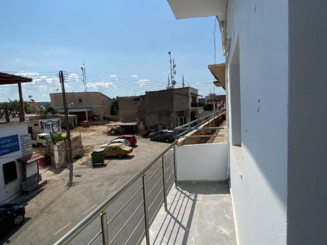 Yenierenköy Merkezde Otel Tapulu Satılık Konut - Fotoğraf 2