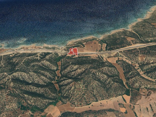 Girne Çevre Yolu Üzerinde Denize Sıfır Çok Uygun Fiyata Satılık Arazi - Fotoğraf 2