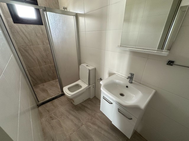Yenişehir de Kiracıları İçinde Ful Esyaları İle Birlikte Komple Satılık Bina - Fotoğraf 1