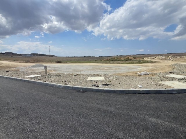 Lefkoşa Kanlıköy’de Hayalinizdeki Villayı İnşa Etme Fırsatı! 1000 M2 Türk Malı Köşe Arsa 40 M2 Ön Cephe - Fotoğraf 2