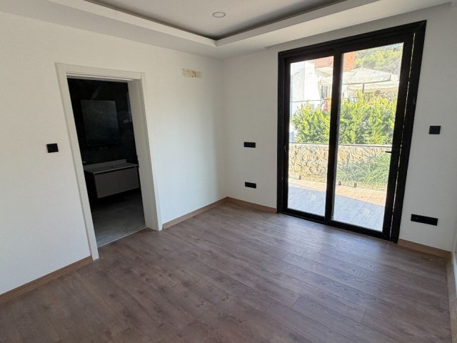 🏡🌊 Girne’nin En Seçkin Bölgesinde Panoramik Deniz Manzaralı Ultra Lüks 4+1 Villa | Türk Koçanlı | Özel Havuzlu