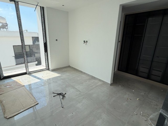 ✨ Bellapais’te Benzersiz Konum! Panoramik Manzaralı Özel Tasarım 4+1 Lüks Villa - Fotoğraf 2