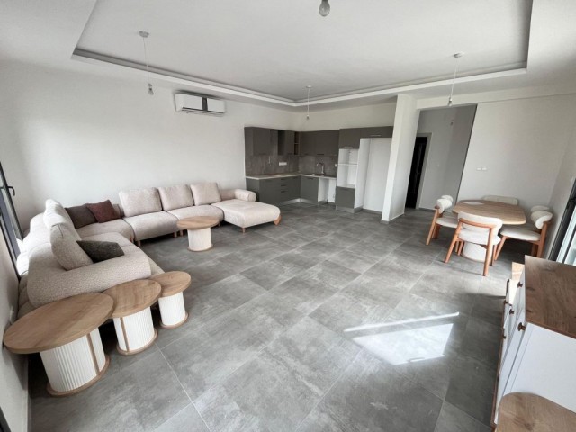 GİRNE ÇATALKÖY’DE MUHTEŞEM HAVUZLU SATILIK 3+1 EŞYALI DAİRE