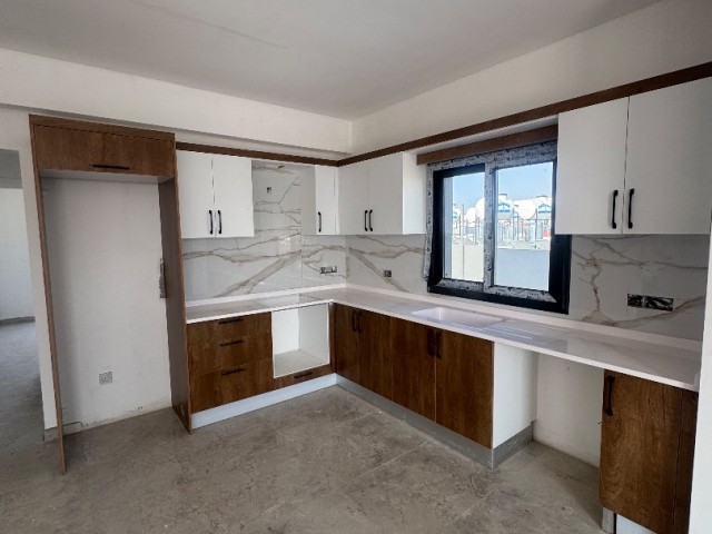 LEFKOŞA KÜÇÜK KAYMAKLI 2+1 SATILIK PENTHOUSE