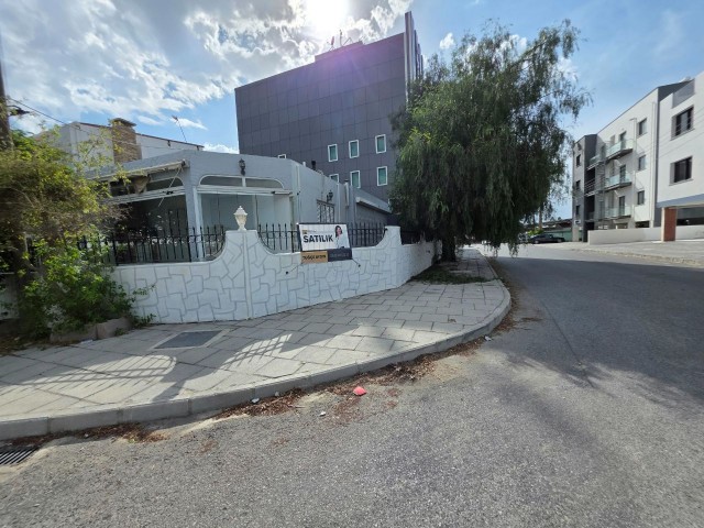 Lefkoşa Taşkınköy’ de 3+1, 220m2, Eşyalı, Türk Malı 520m2 Arsa İçerisinde Satılık Tek Katlı Müstakil Ev - Fotoğraf 1