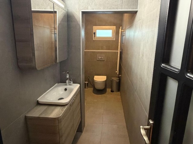 Lefkoşa Taşkınköy’ de 3+1, 220m2, Eşyalı, Türk Malı 520m2 Arsa İçerisinde Satılık Tek Katlı Müstakil Ev - Fotoğraf 4