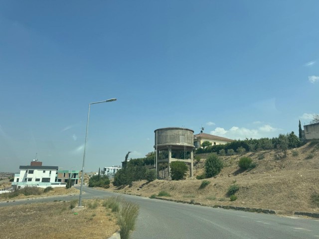 Lefkoşa Gönyeli Aşıklar Tepesinde 620m2 Konut İmarlı, Türk Malı, Satılık Arsa - Fotoğraf 2