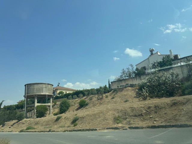 Lefkoşa Gönyeli Aşıklar Tepesinde 620m2 Konut İmarlı, Türk Malı, Satılık Arsa - Fotoğraf 3