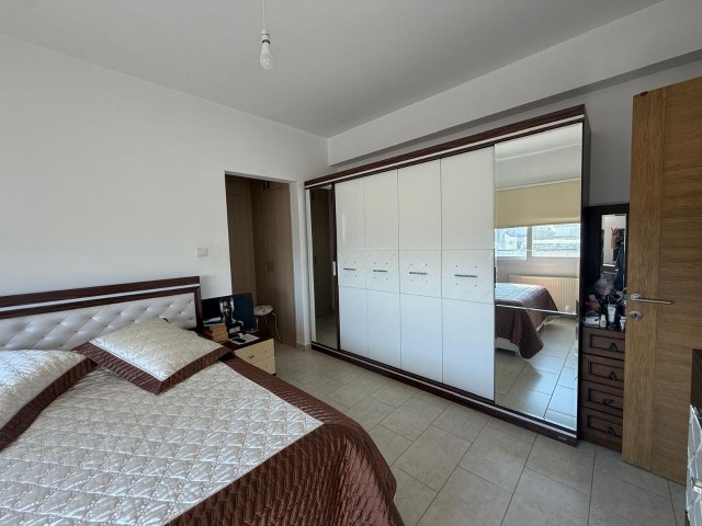 Lefkoşa Gönyeli’ de Geniş Bahçeli Masrafsız, 3+1, 200m2, Türk Malı Satılık Villa - Fotoğraf 3