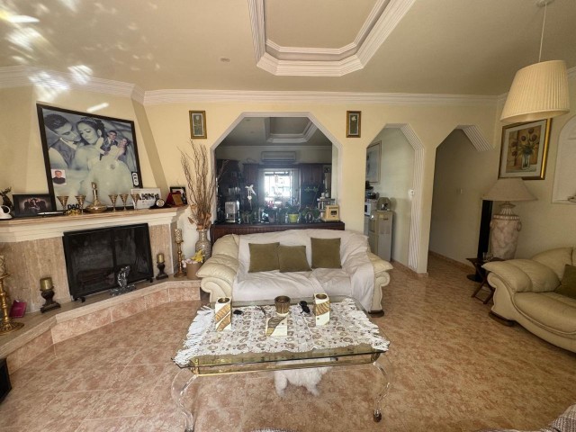 Girne Merkez’ de 3+1, 130m2, Geniş Teraslı, Satılık Penthouse Daire - Fotoğraf 1