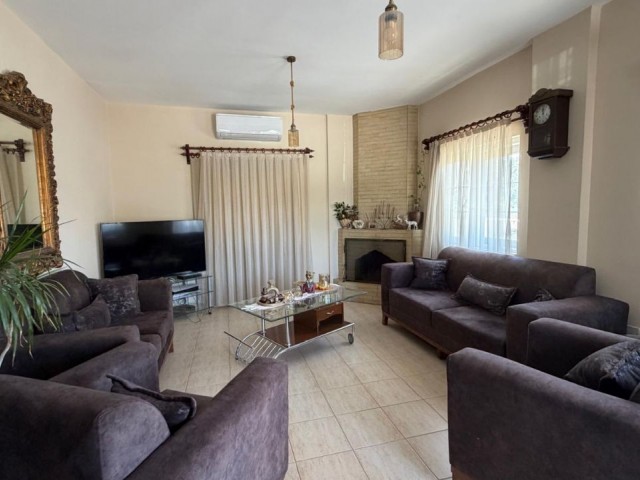 Lefkoşa Yenişehir’ da 3+1, 120m2 Satılık Temiz Müstakil Havasında Daire - Fotoğraf 2
