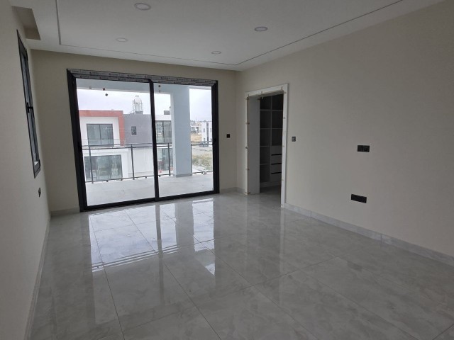 Lefkoşa Hamitköy’ de 4+1, 225m2, Geniş Bahçeli, Türk Malı, Satılık İkiz Villa - Fotoğraf 3
