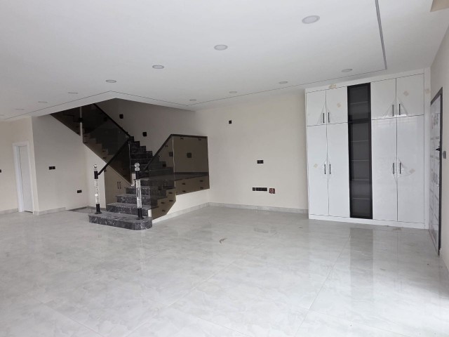 Lefkoşa Hamitköy’ de 4+1, 225m2, Geniş Bahçeli, Türk Malı, Satılık İkiz Villa - Fotoğraf 4