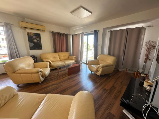 Lefkoşa Göçmenköy’ de 3+1, 170m2, Ticari İzinli, Türk Malı, Satılık Dubleks Daire - Fotoğraf 3