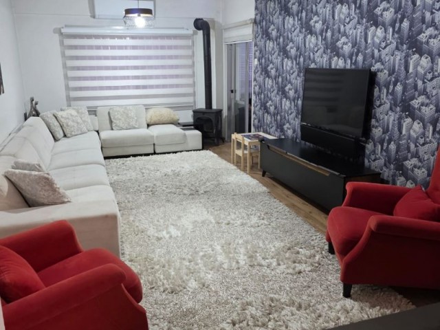 Lefkoşa Ortaköy’de 4+1, 130m2 Türk Malı Satılık Apartman Dairesi - Fotoğraf 2