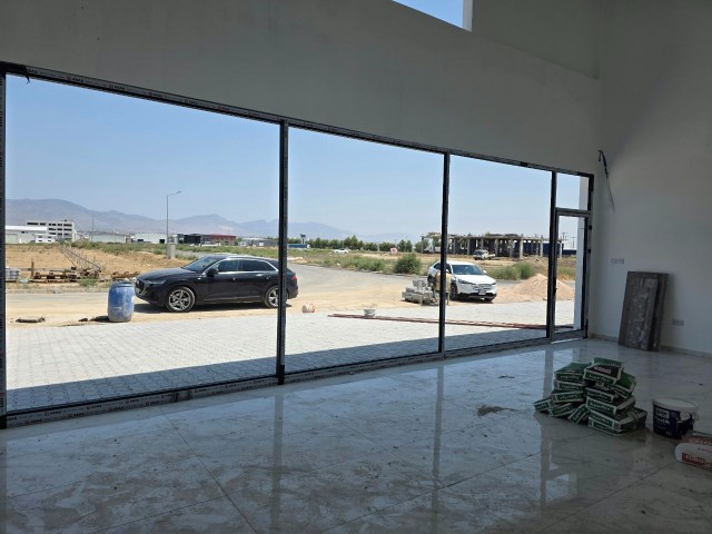 Lefkoşa Alayköy, Sanayide 500 m2 Arsa İçerisinde 300 m2, Satılık İşyeri - Fotoğraf 2