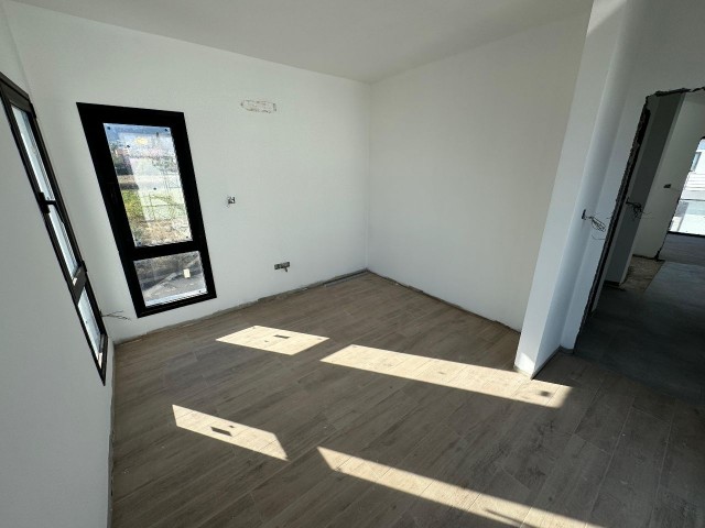 Girne Alsancak’ta 3+1, 168m2 Dağ ve Deniz Manzaralı Satılık Dubleks Villa - Fotoğraf 3