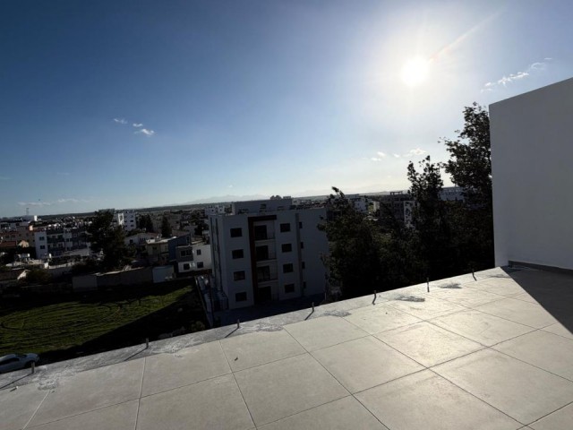 Lefkoşa Gönyeli’ de Ferah Çift Balkonlu 2+1, 80 m2 Satılık Penthosue - Fotoğraf 2