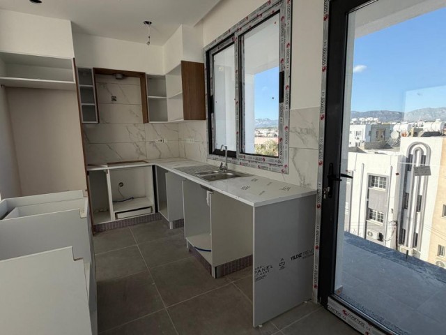 Lefkoşa Gönyeli’ de Ferah Çift Balkonlu 2+1, 80 m2 Satılık Penthosue - Fotoğraf 3