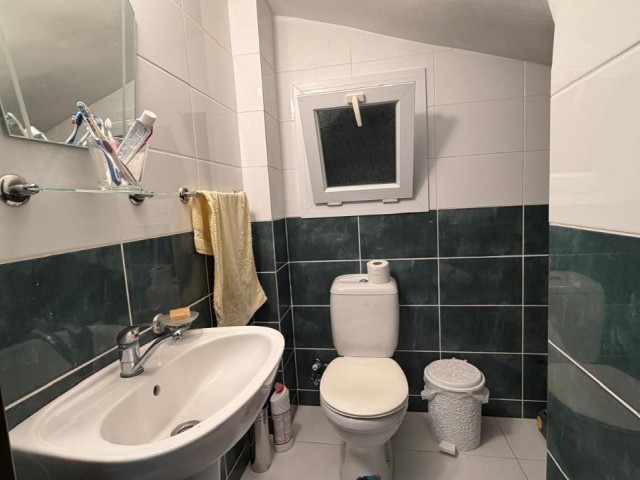 Lefkoşa Gönyeli’ de, 4+2, 270m2, Tripleks, Müstakil, Bahçeli Türk Malı Satılık Villa.