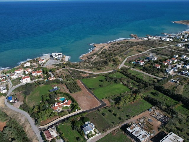Girne Çatalköy’ de Denize Yürüme Mesafesinde, 6 Adet Satılık Arsa - Fotoğraf 2