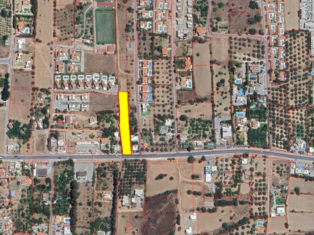 Girne Lapta’ da Denize 800m Mesafede, Ticari İzinli, 2648m2 Satılık Arsa - Fotoğraf 2
