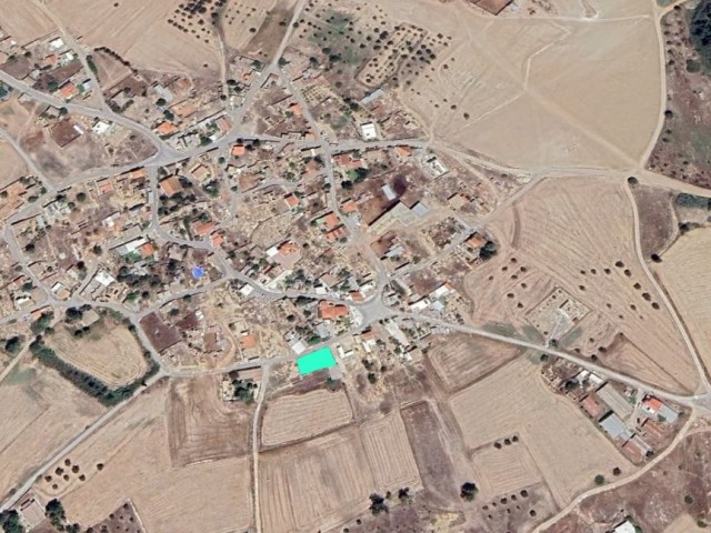 Lefkoşa Meriç’ te, 485m2 Köy İçinde, Türk Malı, Satılık Ticari ve Konut İmarlı Arsa - Fotoğraf 2