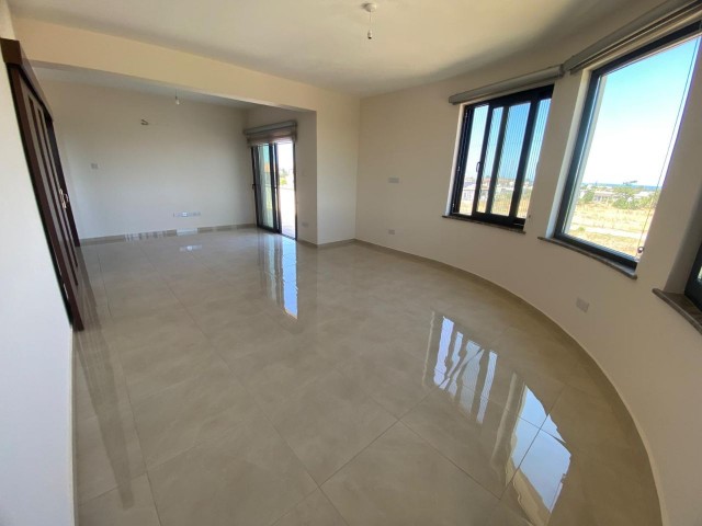 Lefke Doğancıda 4+2, 360m2, Deniz Manzaralı, Türk Malı, Tam Müstakil Satılık Dubleks Villa